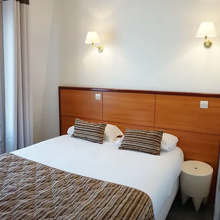 Coypel By Magna Arbor Hotel Parigi