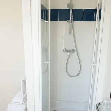 Coypel By Magna Arbor Hotel Parigi