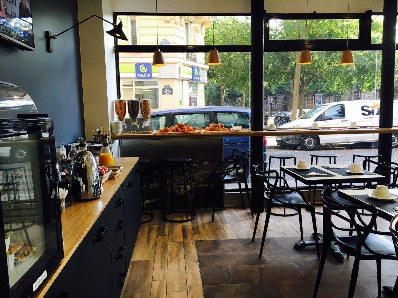 Coypel By Magna Arbor Hotel Parigi