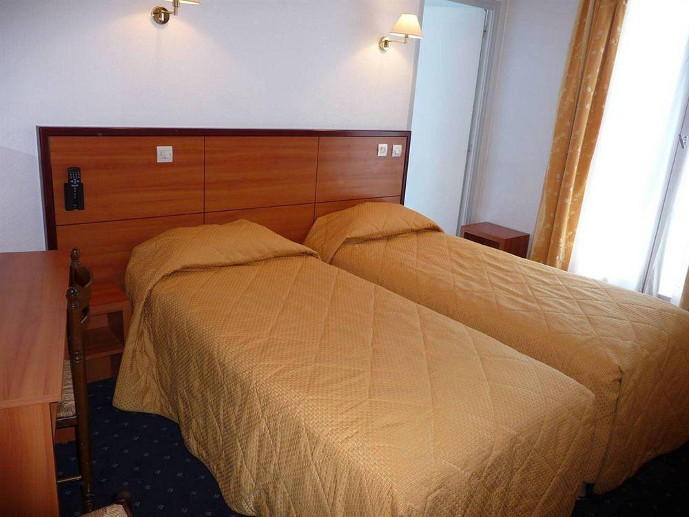 Coypel By Magna Arbor Hotel Parigi