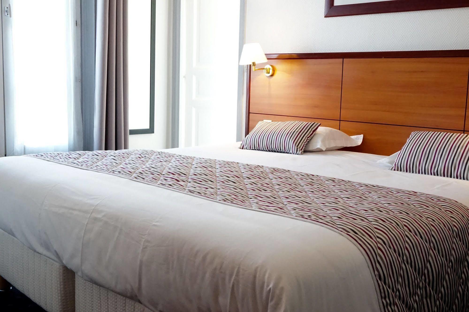 Coypel By Magna Arbor Hotel Parigi